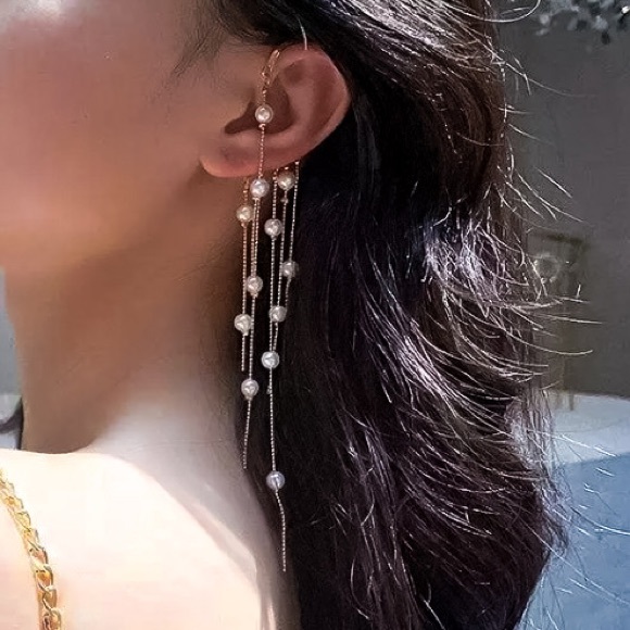 Jewelry - 🔵𝟲𝟱%𝗢𝗙𝗙 𝗯𝘂𝗻𝗱𝗹𝗲𝘀 𝟯+🔵 NEW Long Pearl Tassel Ear Cuff